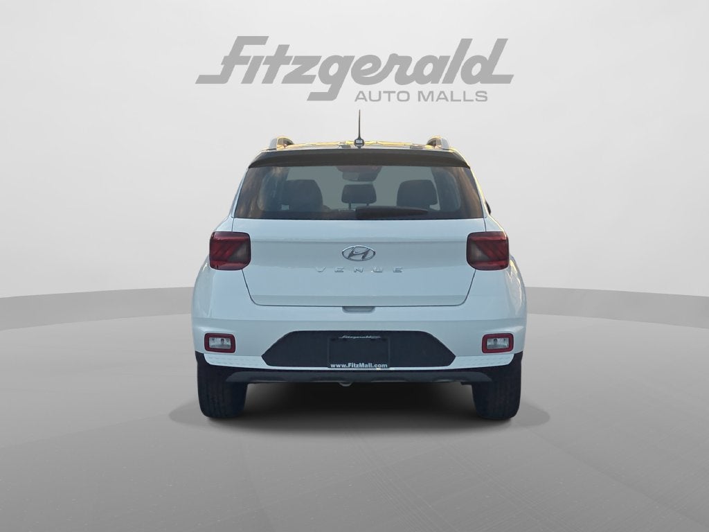 2026 Hyundai VENUE SEL W/Two-Tone Roof
