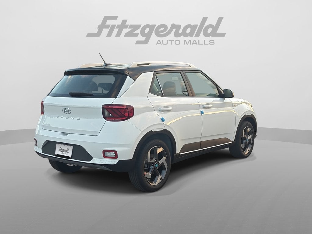 2026 Hyundai VENUE SEL W/Two-Tone Roof