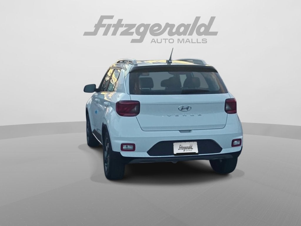 2026 Hyundai VENUE SEL W/Two-Tone Roof