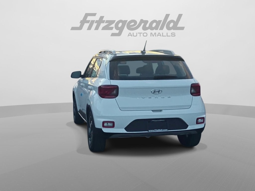 2026 Hyundai VENUE SEL W/Two-Tone Roof