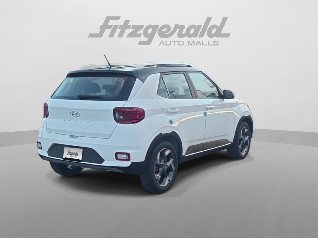 2026 Hyundai VENUE SEL W/Two-Tone Roof