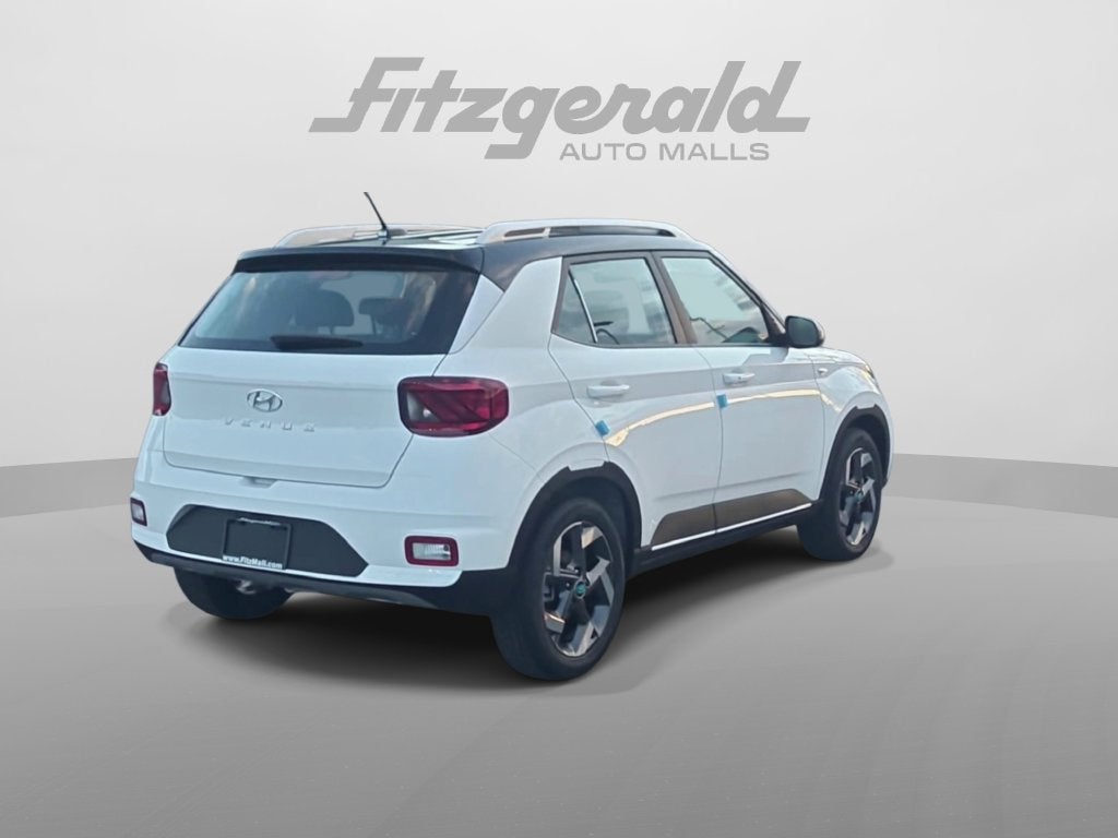 2026 Hyundai VENUE SEL W/Two-Tone Roof