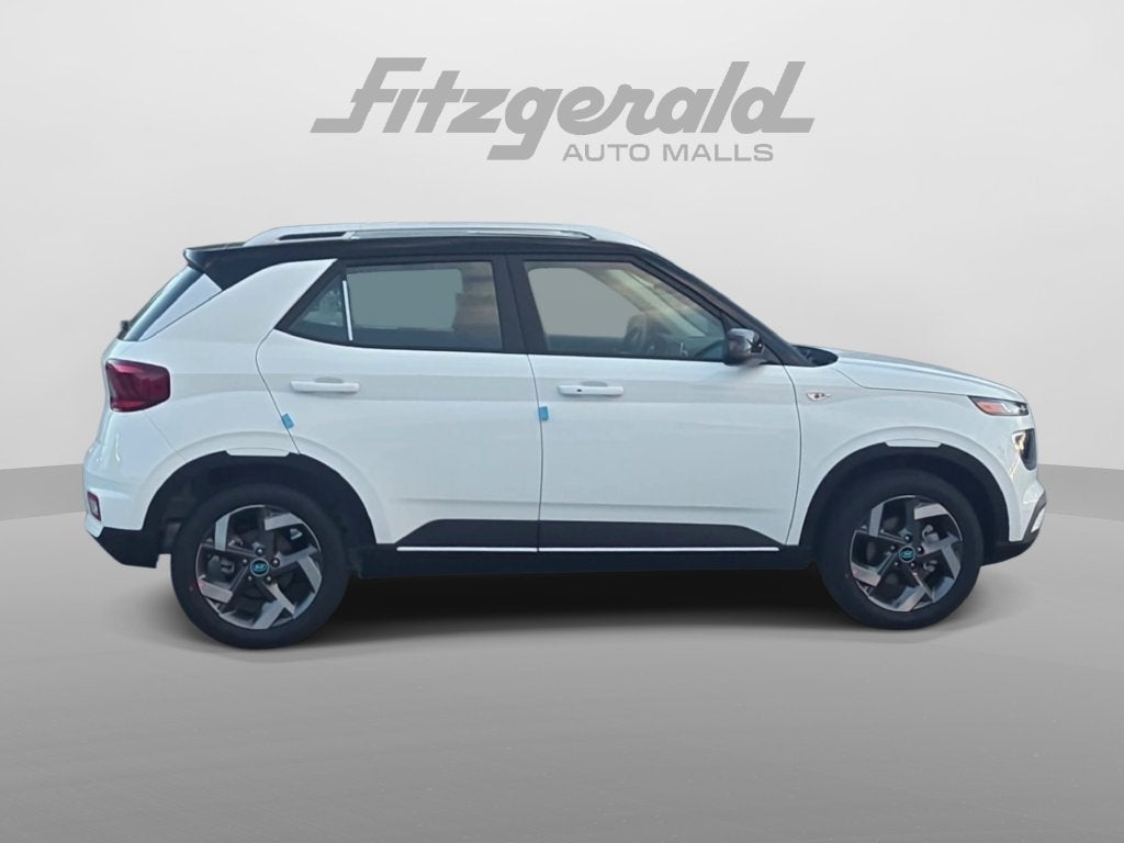 2026 Hyundai VENUE SEL W/Two-Tone Roof
