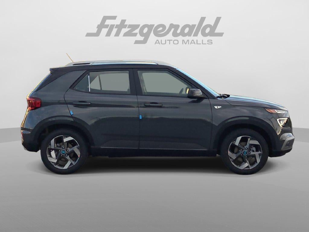 2026 Hyundai VENUE SEL W/Two-Tone Roof