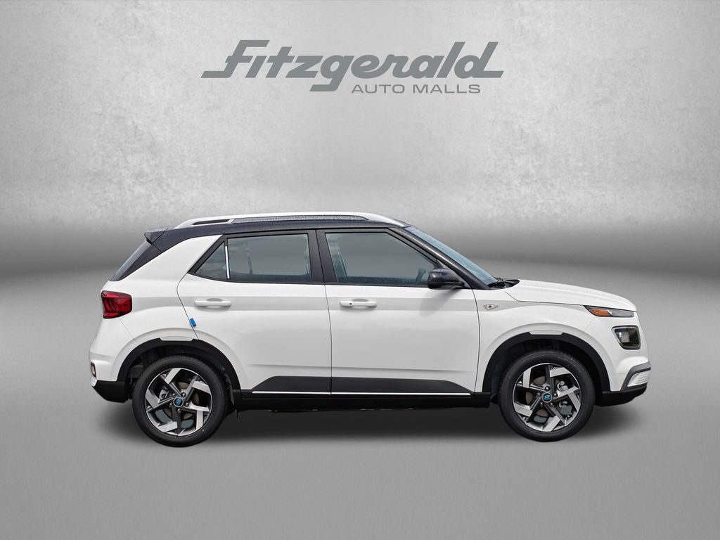 2026 Hyundai VENUE SEL W/Two-Tone Roof