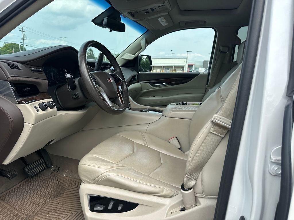2017 Cadillac Escalade Luxury