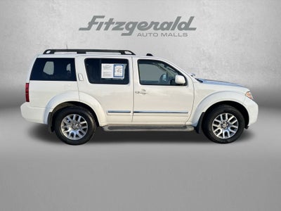 2012 Nissan Pathfinder LE