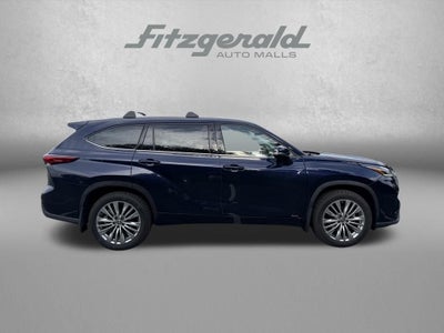 2023 Toyota Highlander Hybrid Platinum