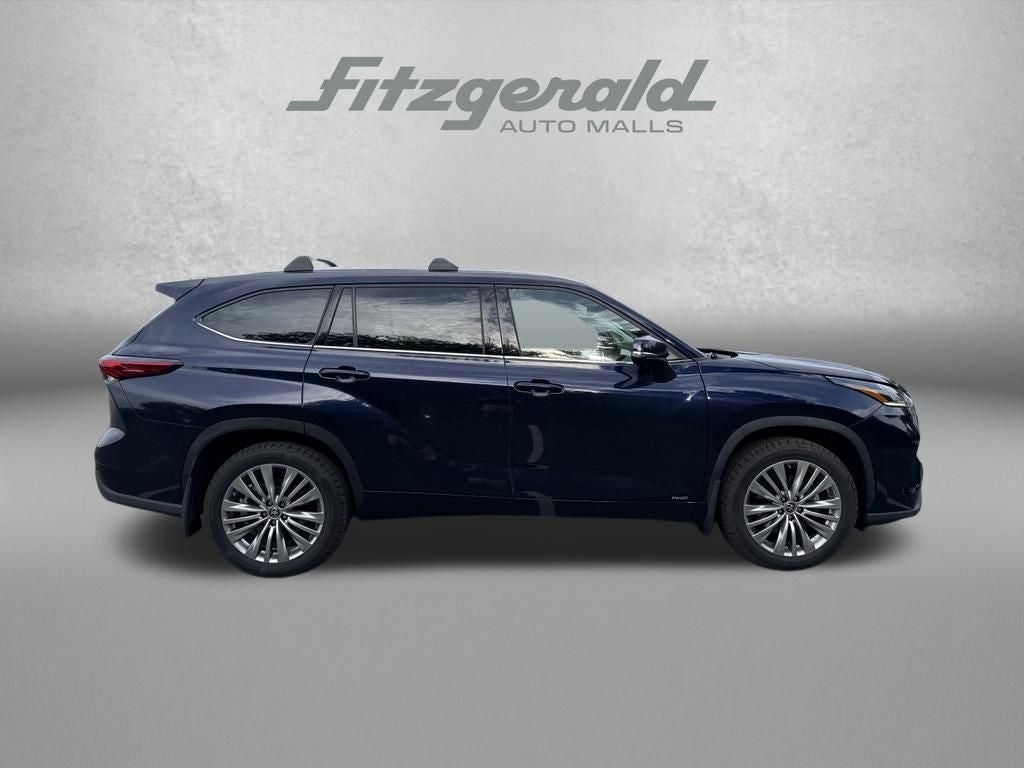 2023 Toyota Highlander Hybrid Platinum