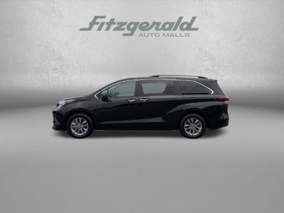 2025 Toyota Sienna XLE 8 Passenger