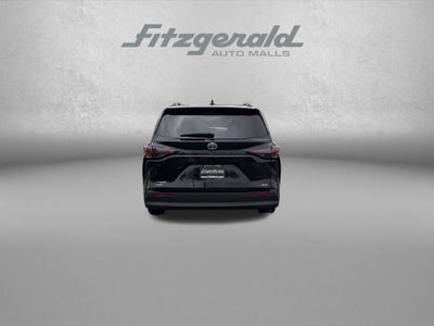 2025 Toyota Sienna XLE 8 Passenger