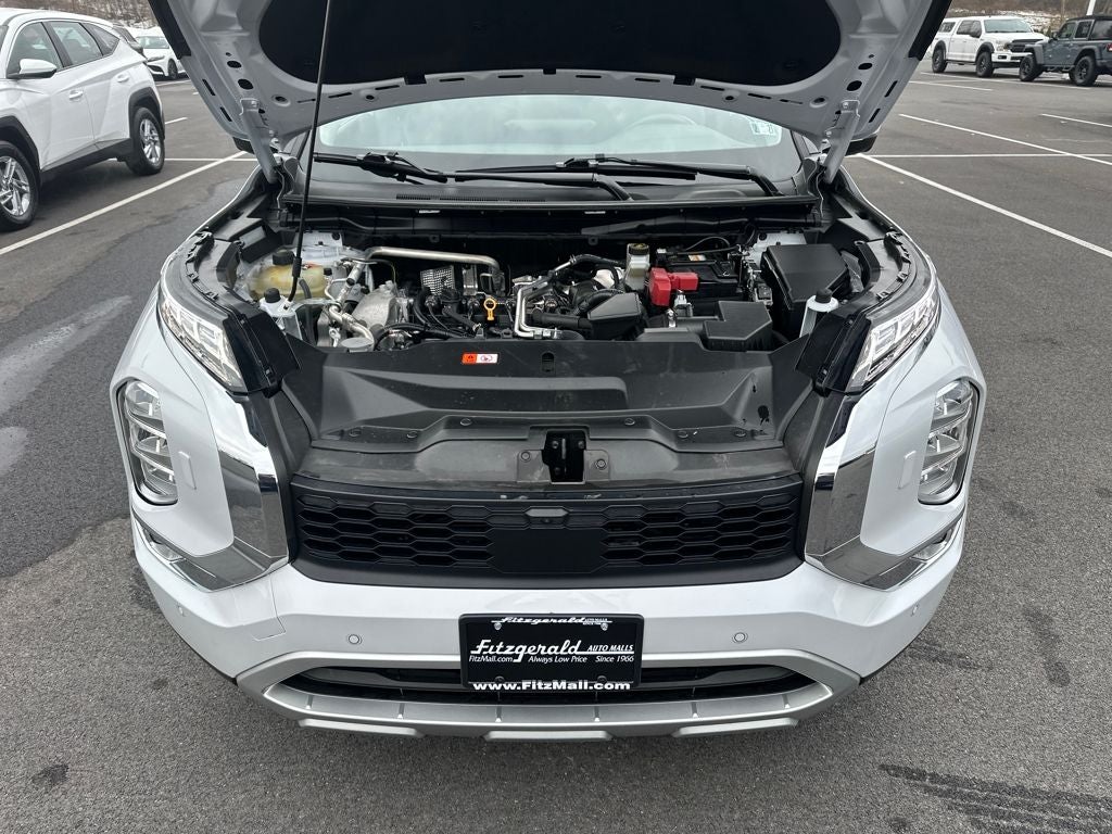 2024 Mitsubishi Outlander SE