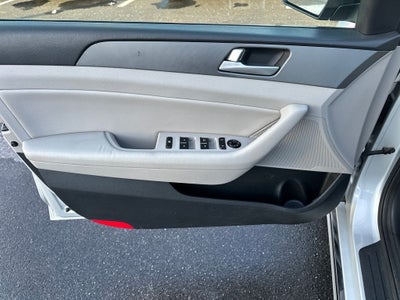 2016 Hyundai SONATA HYBRID SE