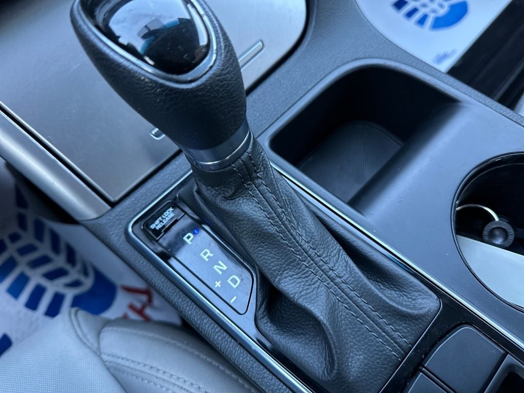 2016 Hyundai SONATA HYBRID SE