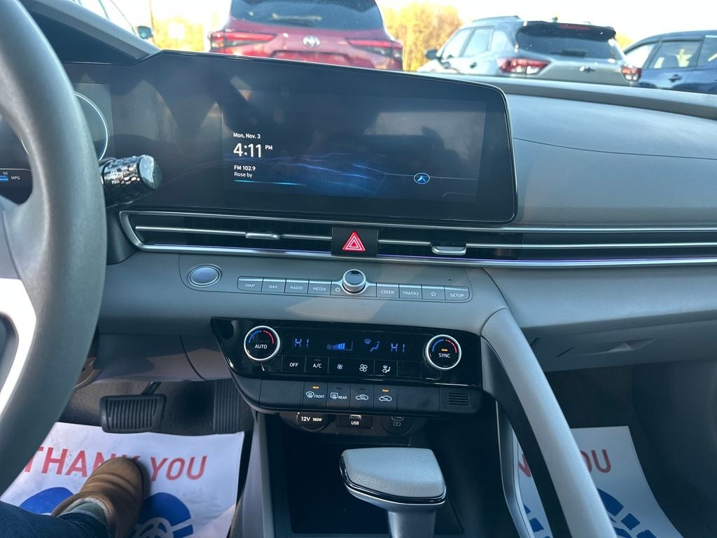 2024 Hyundai ELANTRA SEL