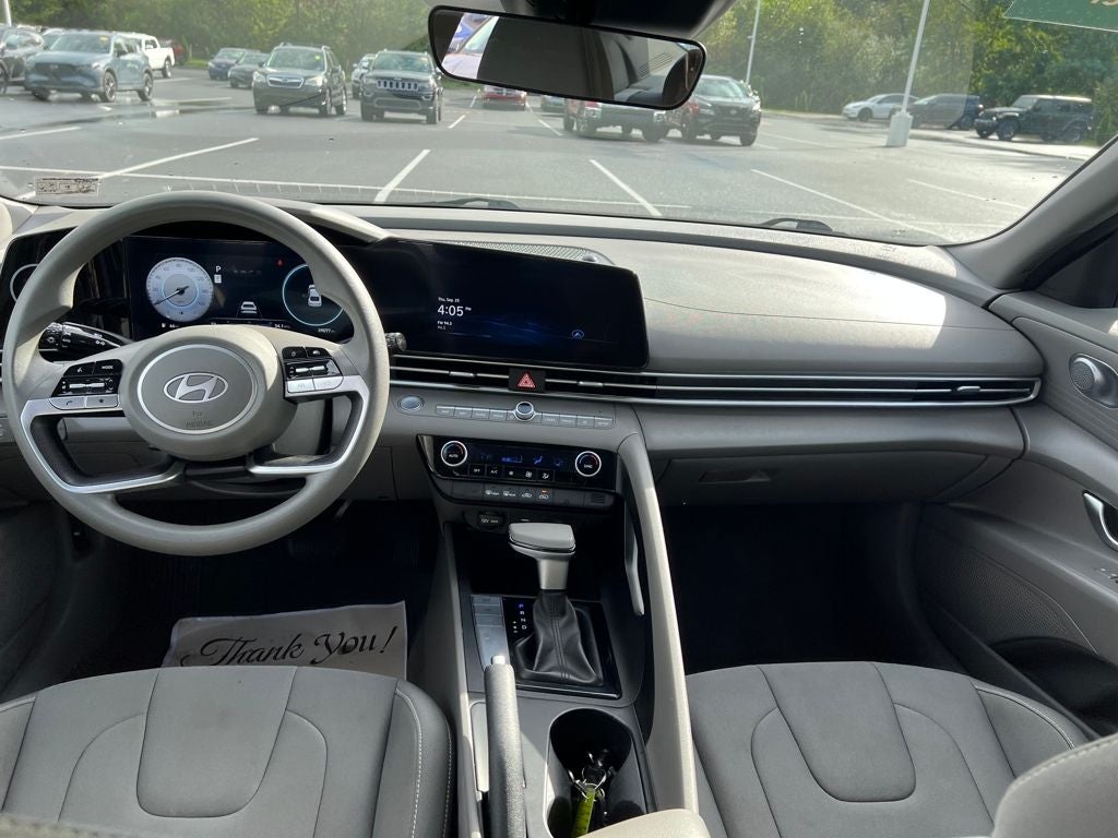 2024 Hyundai ELANTRA SEL