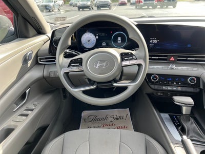 2024 Hyundai ELANTRA SEL