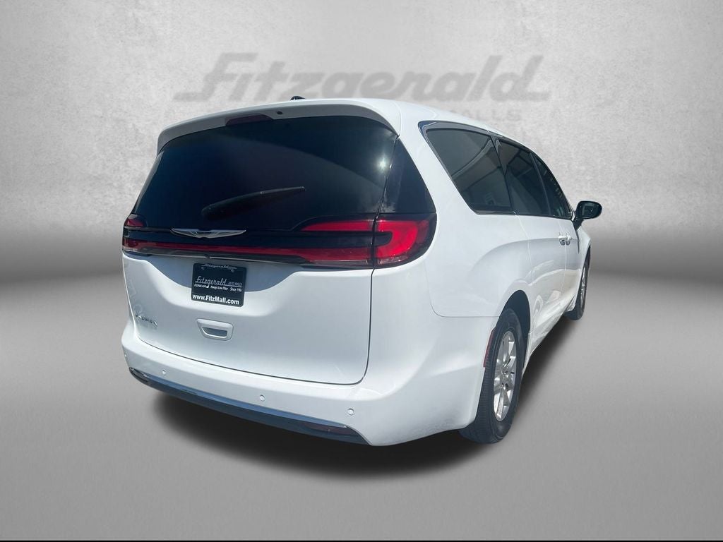 2024 Chrysler Pacifica Touring