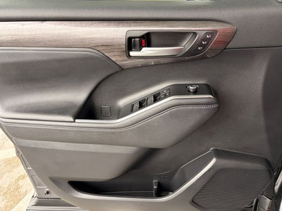 2023 Toyota Highlander Platinum