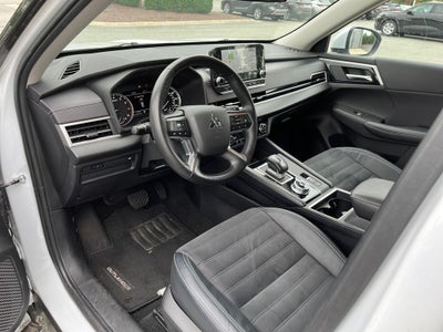 2022 Mitsubishi Outlander SE