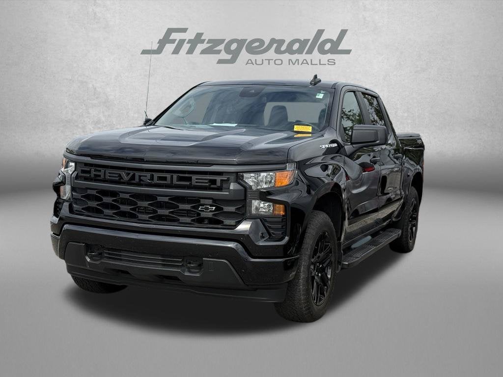 2023 Chevrolet Silverado 1500 4WD Crew Cab Short Bed Custom