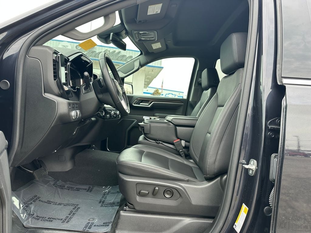 2025 GMC Sierra 1500 4WD Crew Cab Short Box SLT