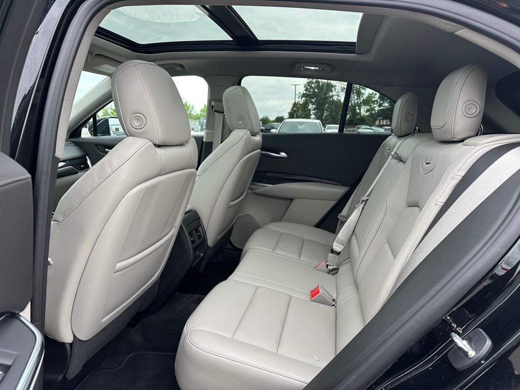 2023 Cadillac XT4 AWD Premium Luxury