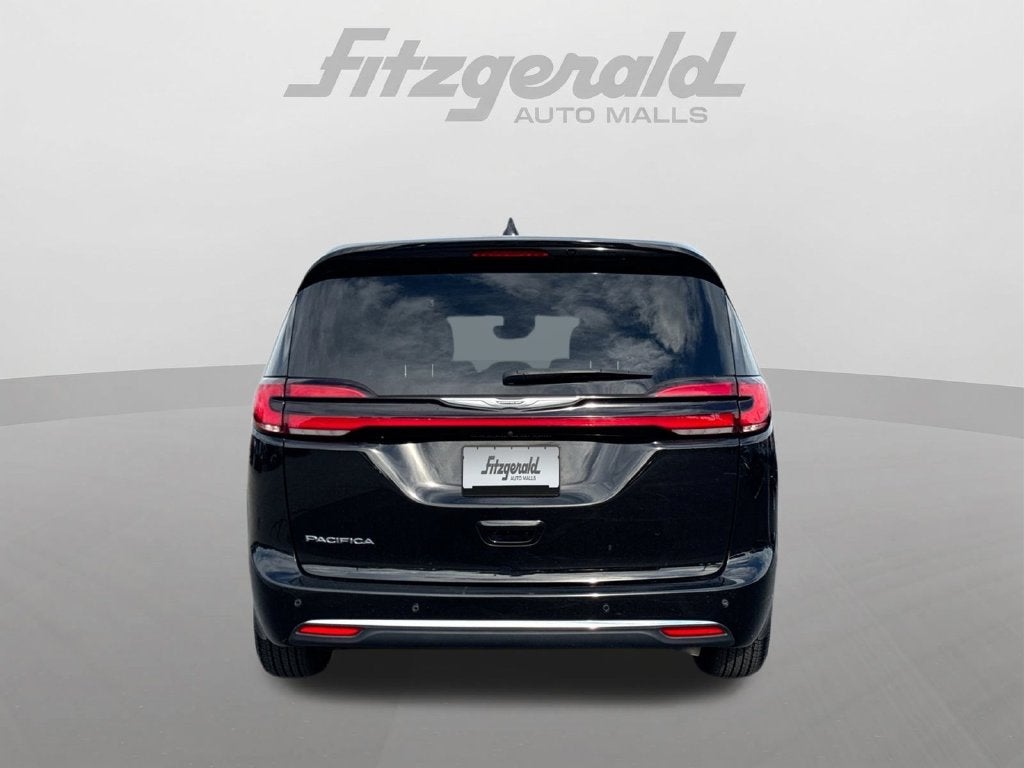 2024 Chrysler Pacifica Touring