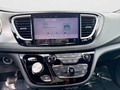 2024 Chrysler Pacifica Touring