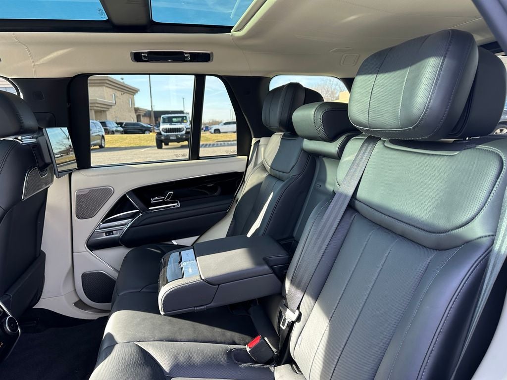 2024 Land Rover Range Rover P550e Autobiography