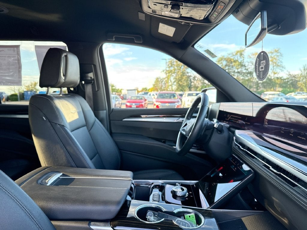 2025 Cadillac Escalade Luxury