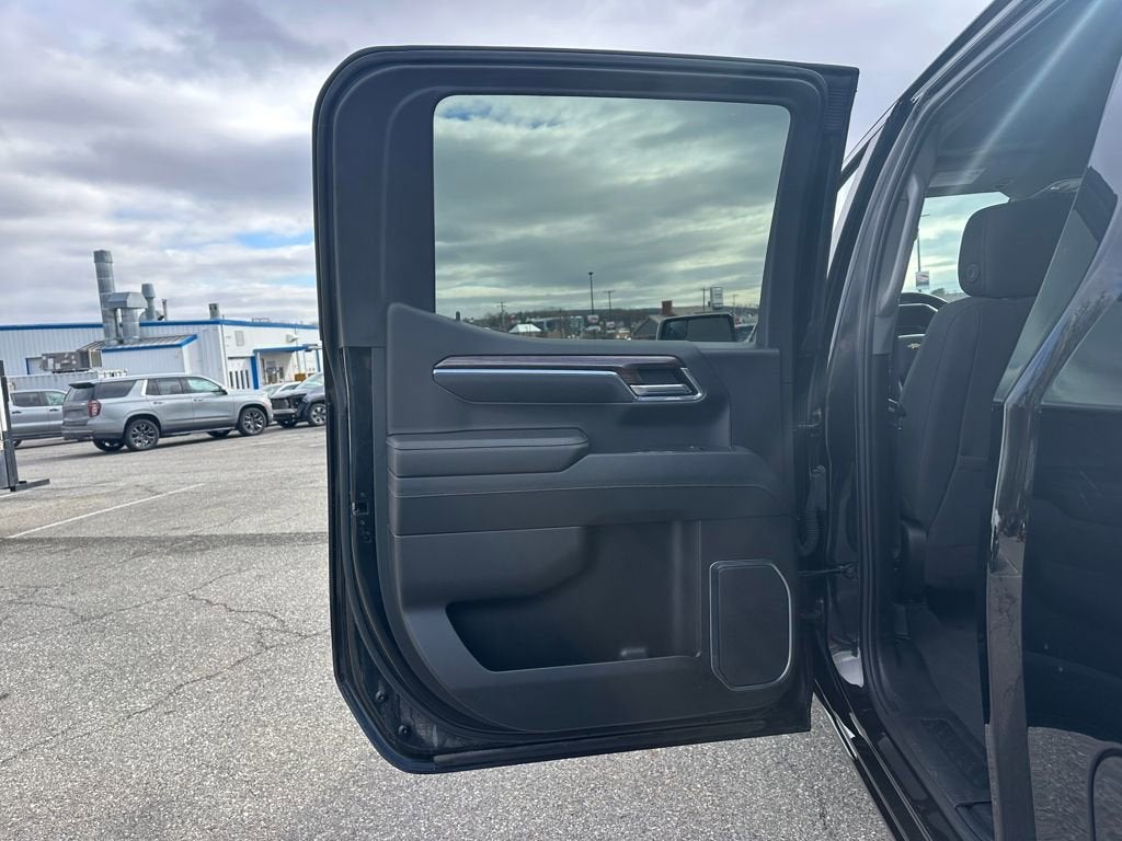 2025 Chevrolet Silverado 1500 LT