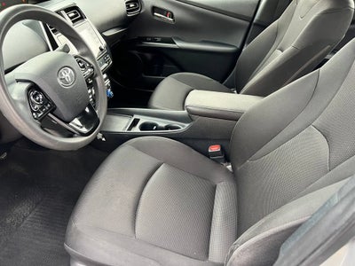 2022 Toyota Prius XLE