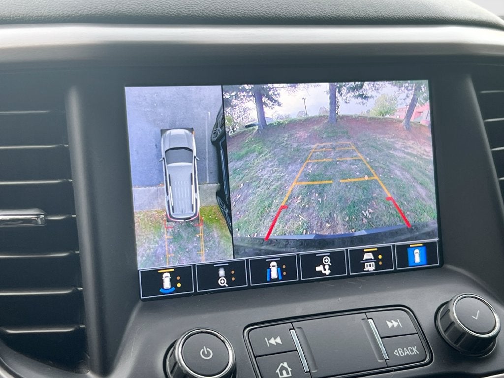 2023 GMC Acadia AT4
