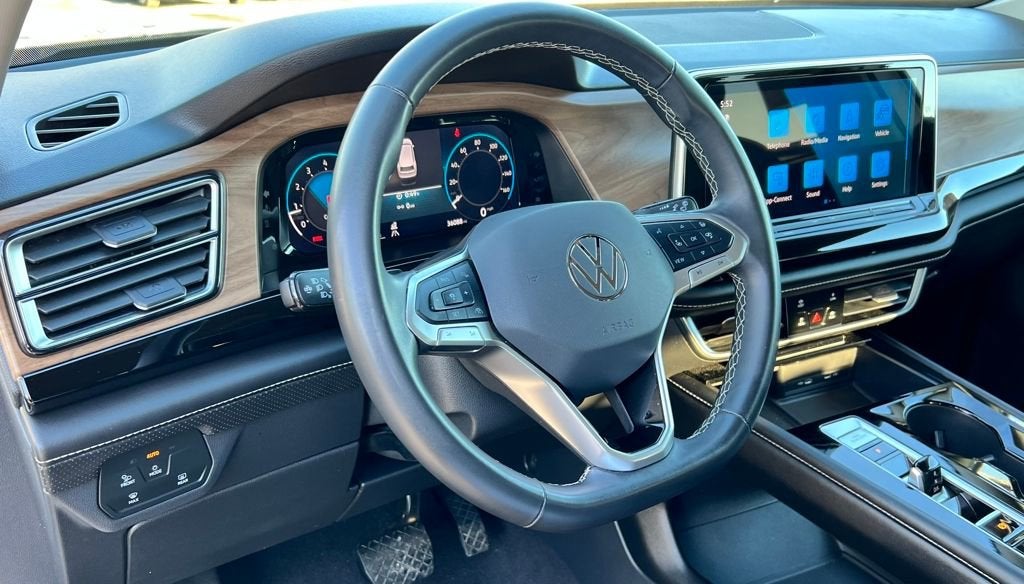 2024 Volkswagen Atlas 2.0T SE w/Technology