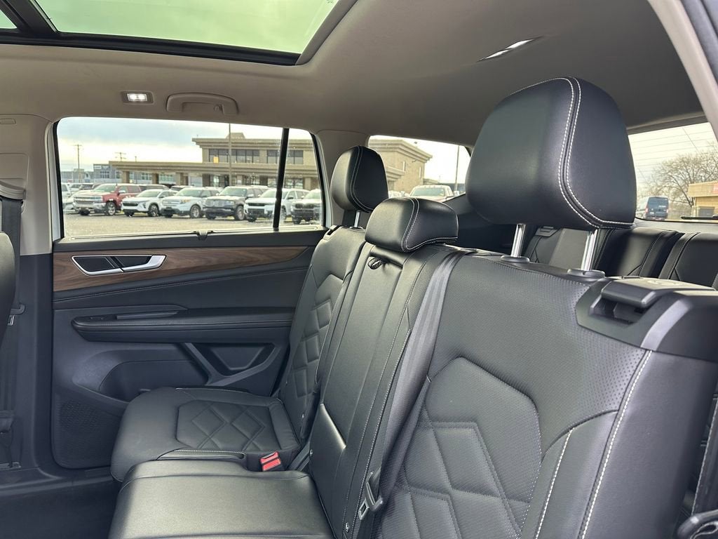 2024 Volkswagen Atlas 2.0T SE w/Technology