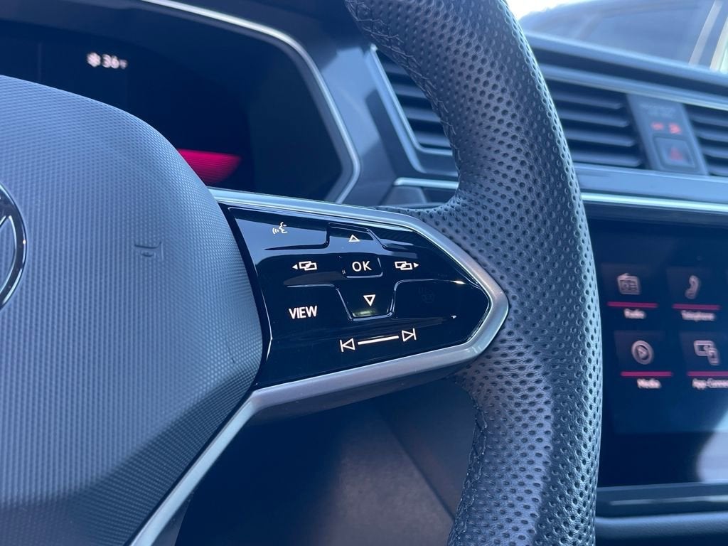 2022 Volkswagen Tiguan SE R-Line Black