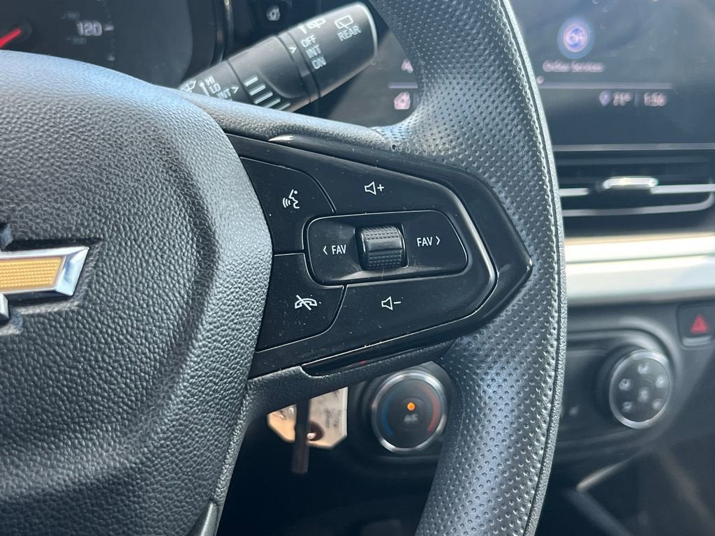 2025 Chevrolet Trax LS