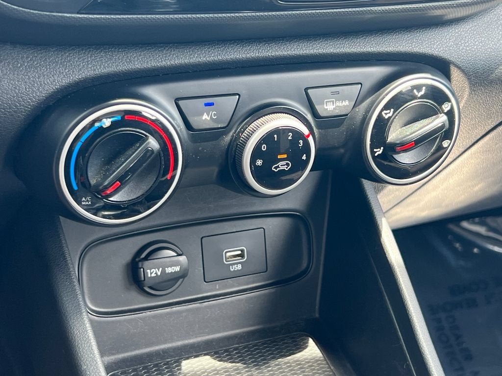 2021 Hyundai VENUE SE