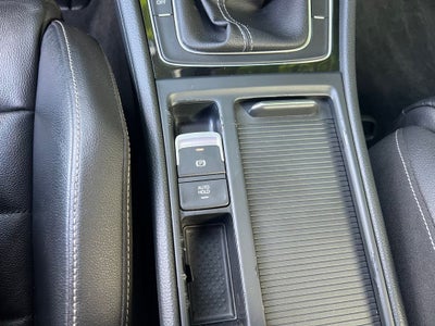 2017 Volkswagen Golf R DCC & Navigation 4Motion