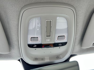 2023 Volvo XC40 Plus Bright Theme